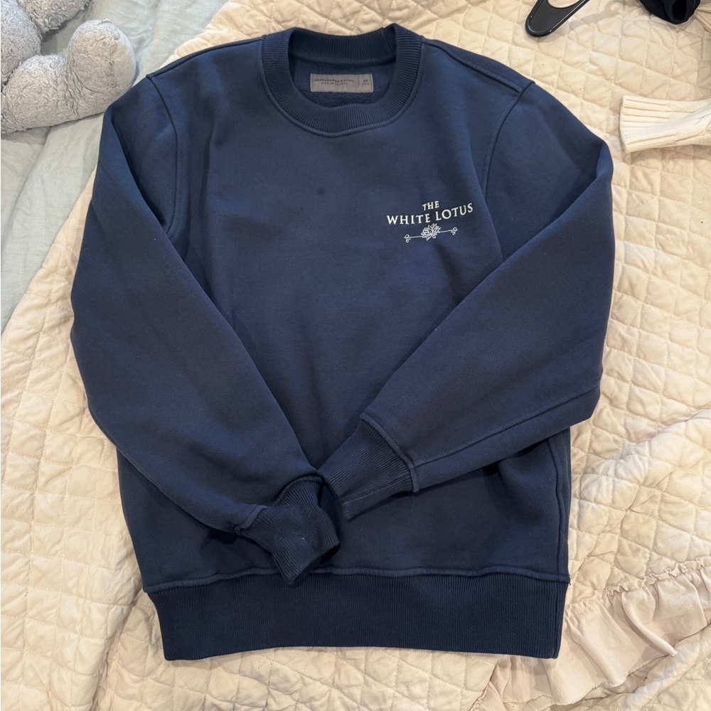 Abercrombie & Fitch Navy Blue Crewneck Sweater (White Lotus Hotel)